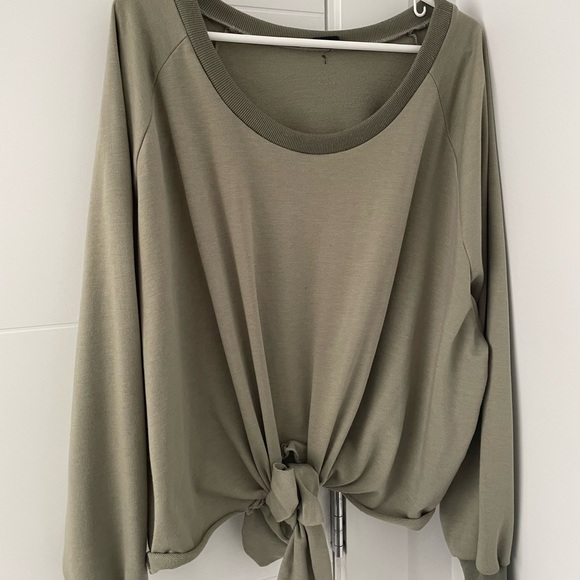 Slouchy army green long sleeve top - Picture 1 of 3
